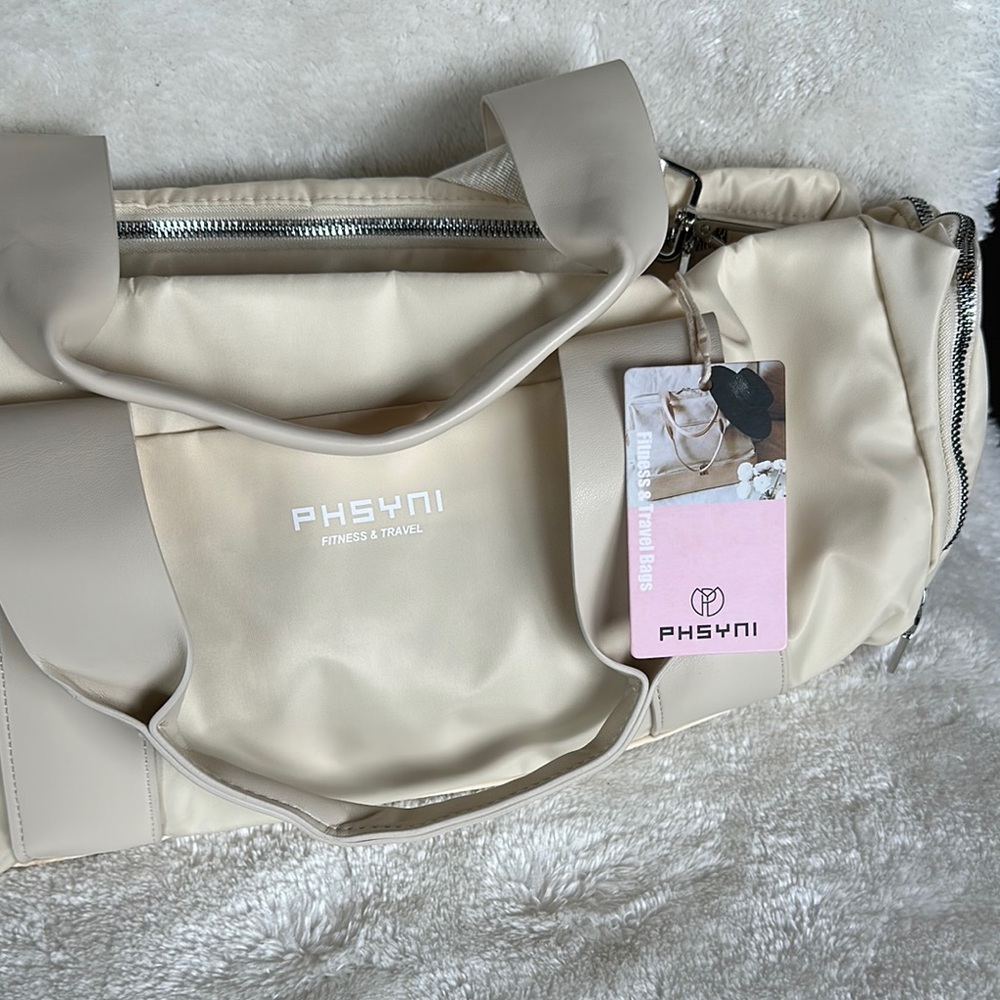 Women's Cream Travel Bag